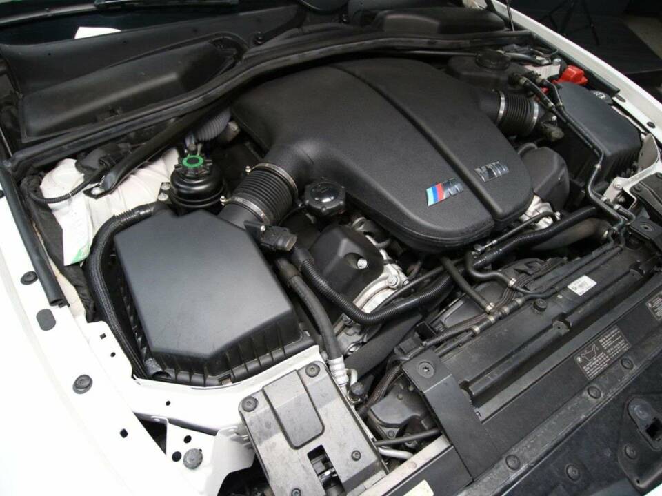 Bild 46/50 von BMW M6 (2006)