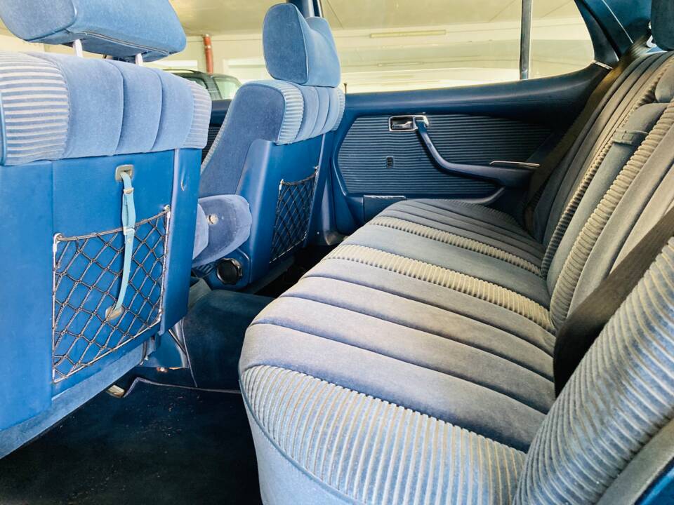 Image 13/15 of Mercedes-Benz 450 SEL 6,9 (1975)