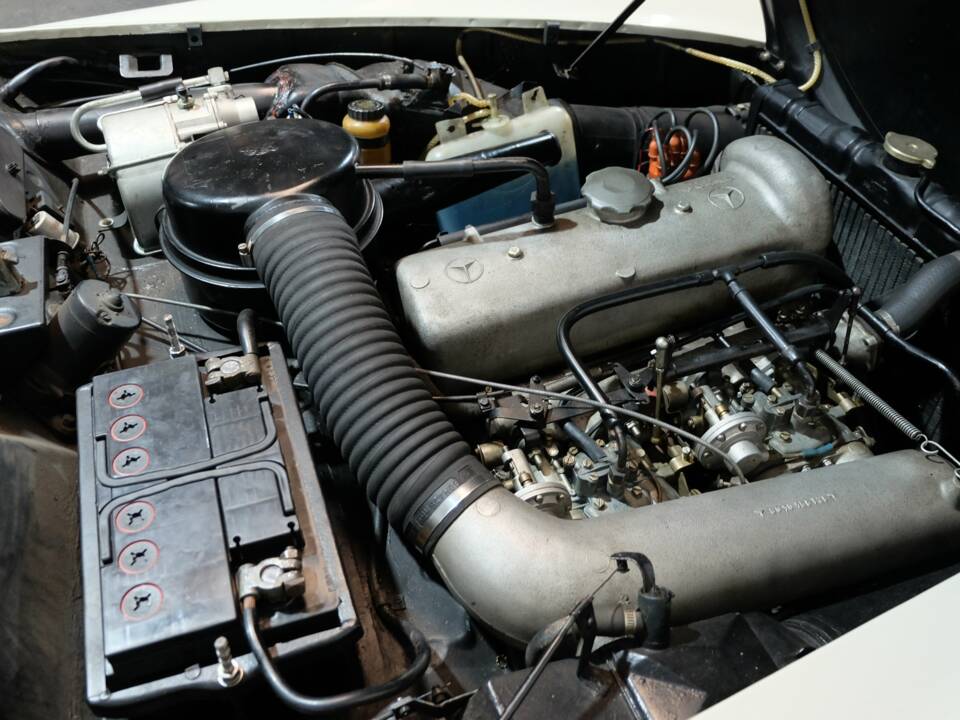 Image 28/31 of Mercedes-Benz 190 SL (1959)