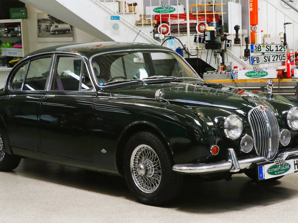 Immagine 1/36 di Jaguar 240 (1968)