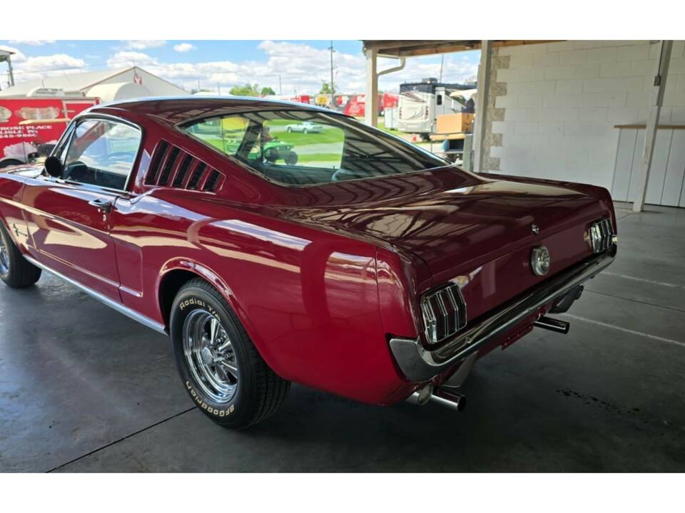 Image 19/50 de Ford Mustang 390 GTA (1966)