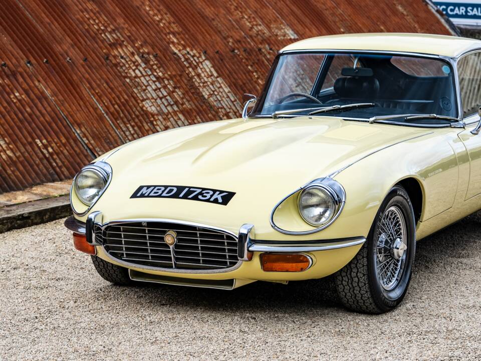 Bild 24/30 von Jaguar E-Type V12 (2+2) (1971)