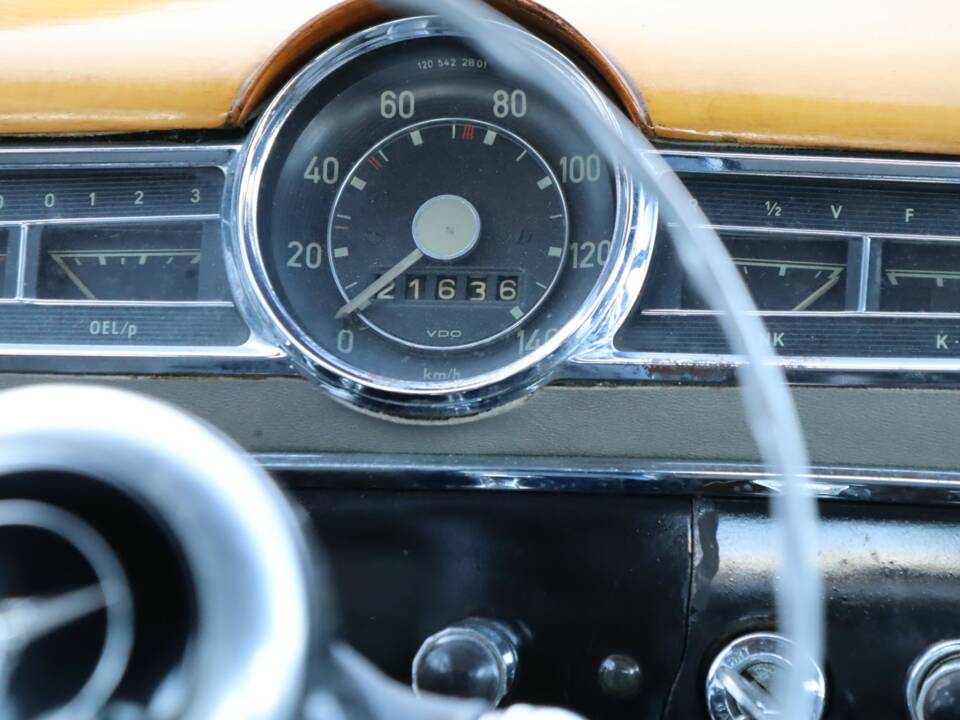 Image 15/50 of Mercedes-Benz 180 D (1958)
