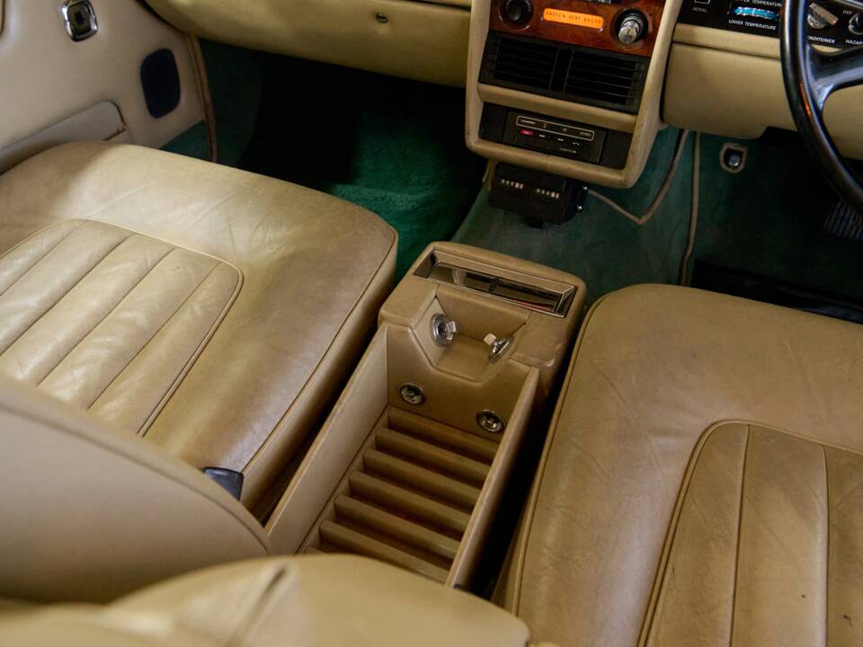 Imagen 48/50 de Rolls-Royce Silver Shadow II (1977)