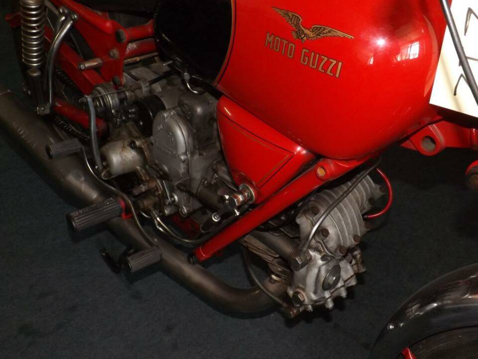 Bild 18/35 von Moto Guzzi Nuovo Falcone (1973)