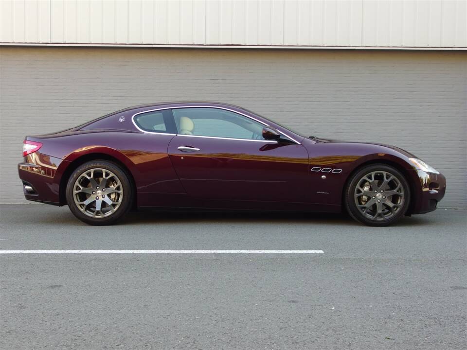 Image 5/98 of Maserati GranTurismo 4.2 (2008)