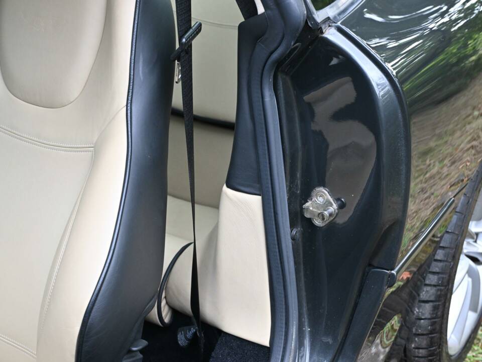 Image 46/50 de Aston Martin DB 7 Vantage (2002)