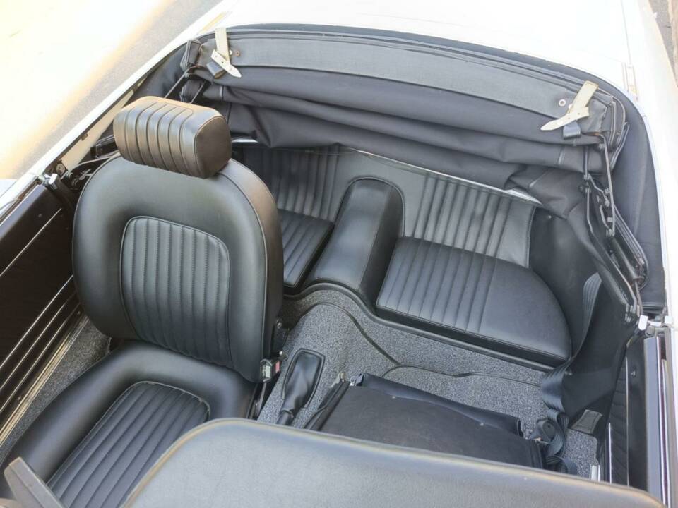 Image 38/50 de Alfa Romeo Spider 1600 Junior (1975)