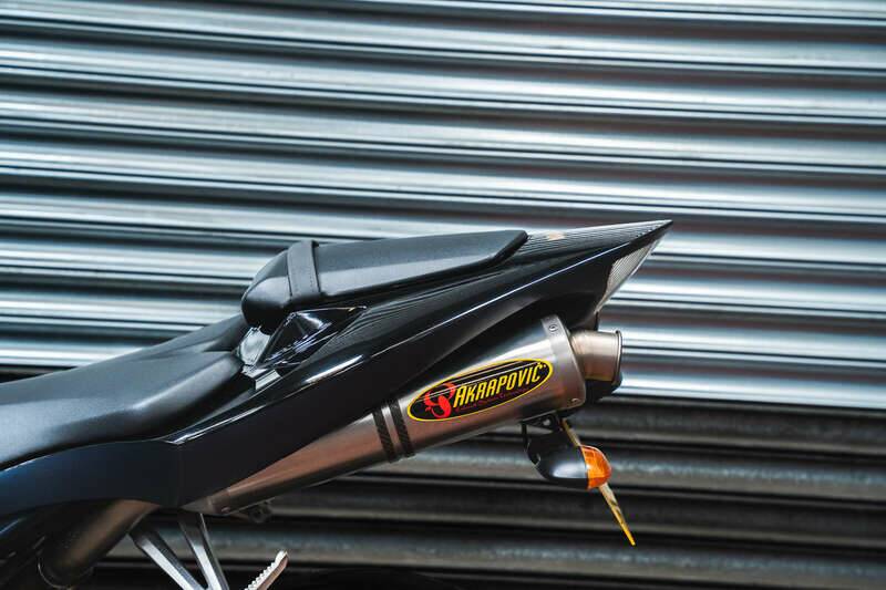 Image 29/46 de Yamaha YZF-R1 (2006)
