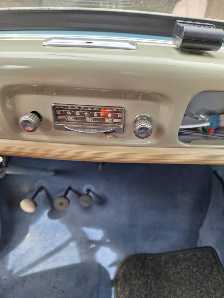 Image 6/9 of Renault 4 CV (1956)