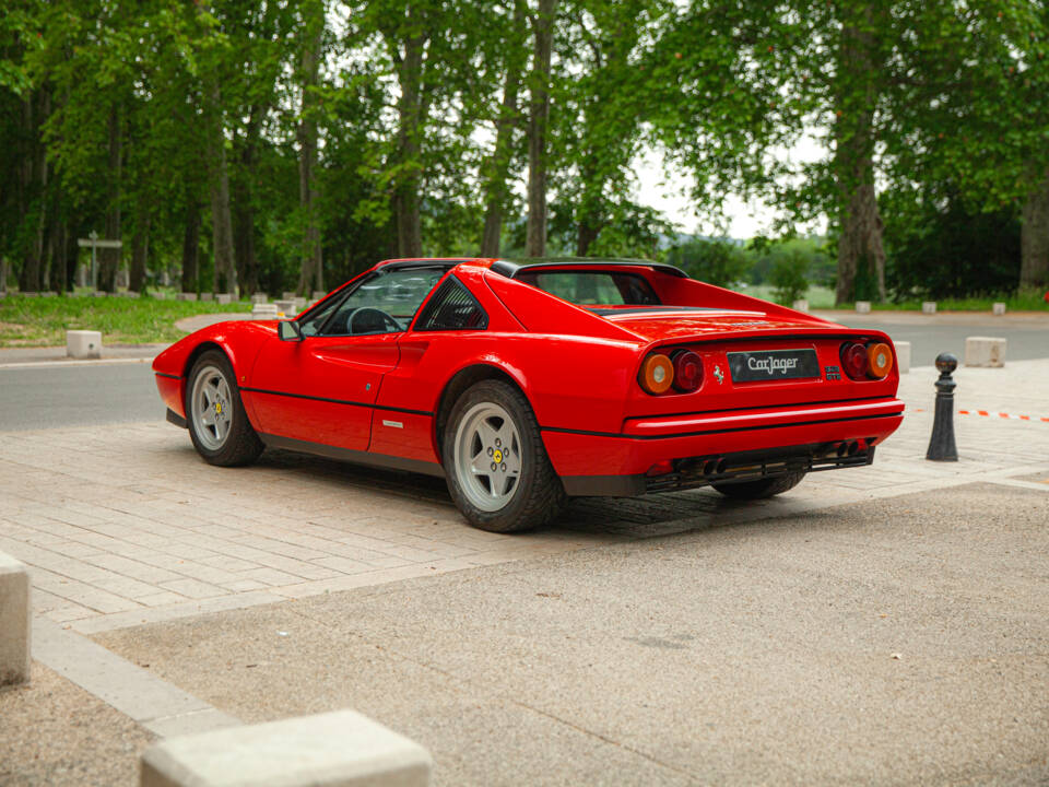 Immagine 9/95 di Ferrari 328 GTS (1988)