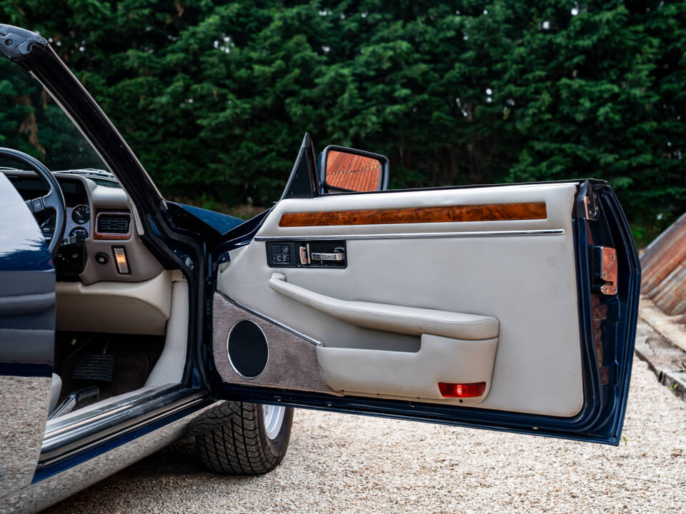 Image 25/38 of Jaguar XJS 4.0 (1995)