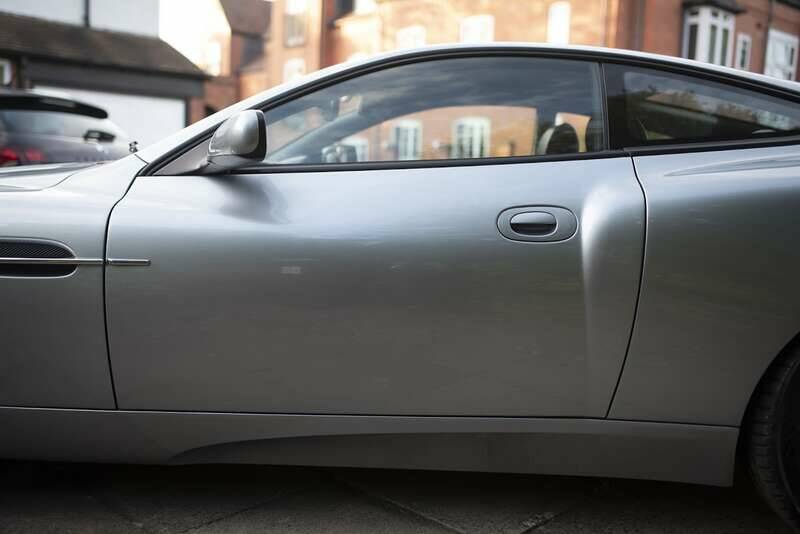 Image 36/38 de Aston Martin V12 Vanquish (2003)