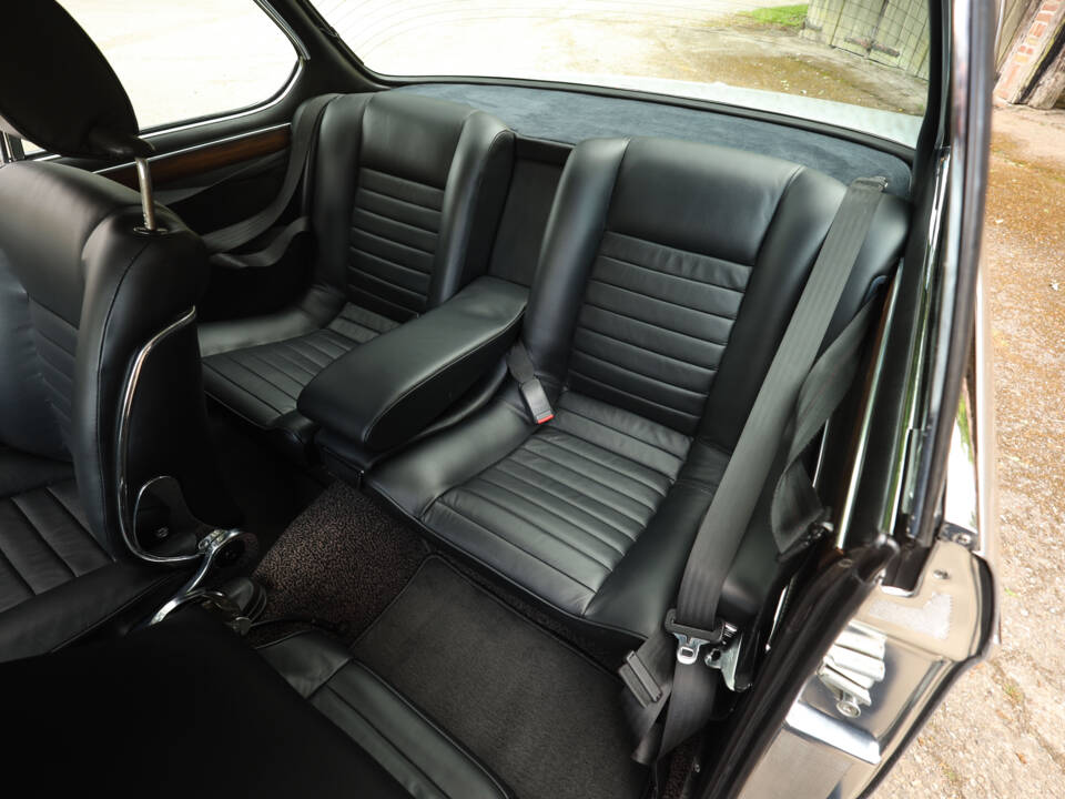 Image 8/95 of BMW 3.0 CSi (1975)