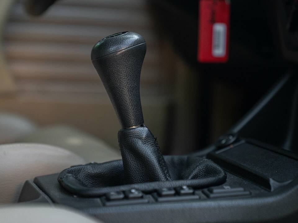 Image 39/50 of BMW 320i (1989)
