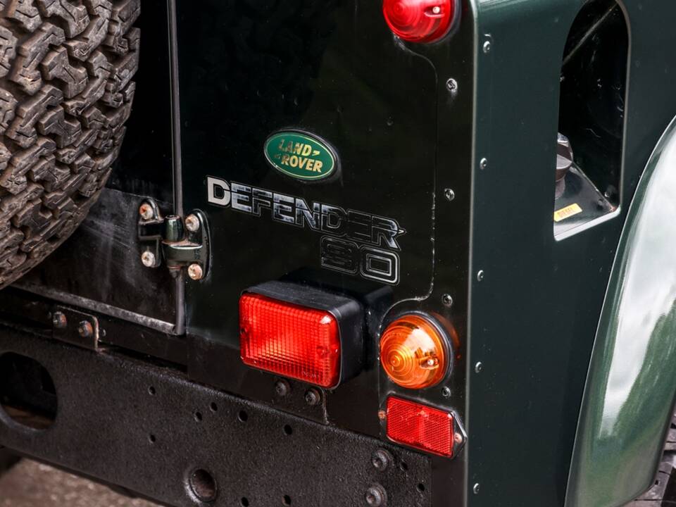 Image 9/16 of Land Rover Defender 90 &quot;50th Anniversary&quot; (2000)
