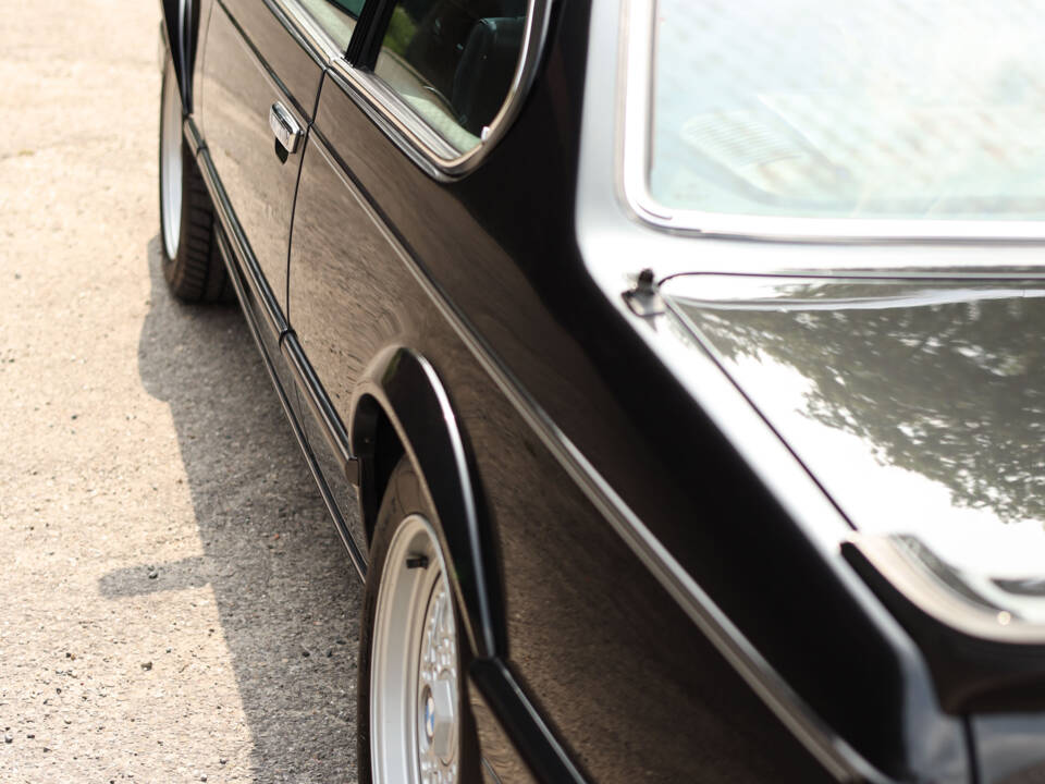 Image 88/99 of BMW M 635 CSi (1988)