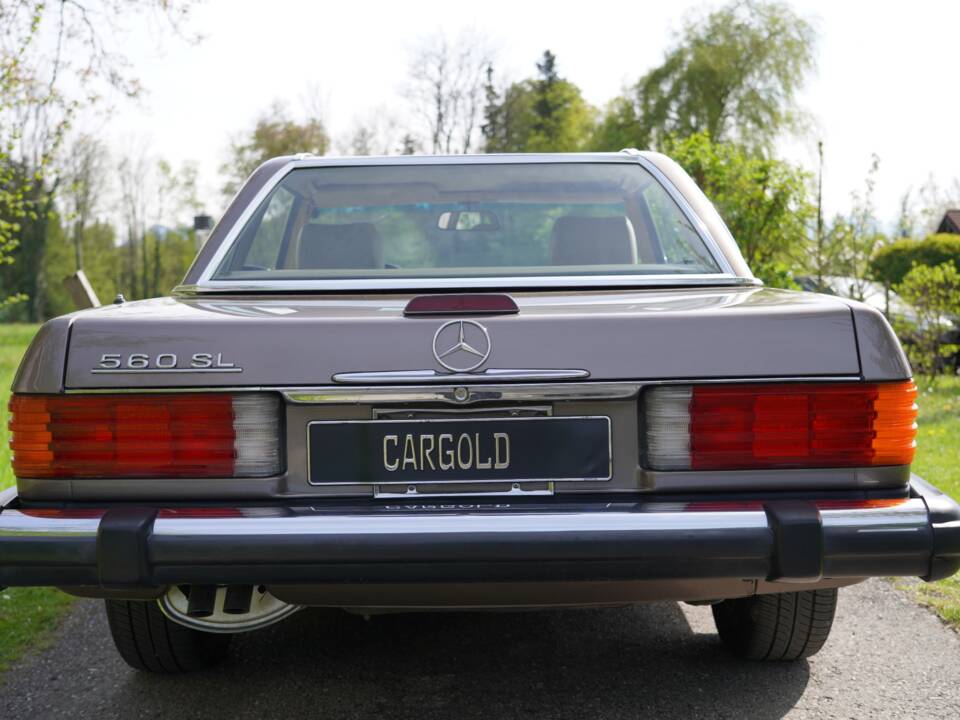 Bild 16/19 von Mercedes-Benz 560 SL (1989)