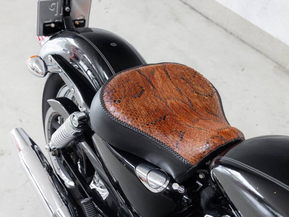 Image 14/32 of Harley-Davidson DUMMY (2006)