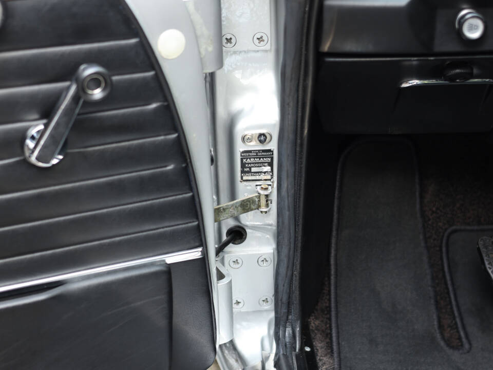 Image 82/95 of BMW 3.0 CSi (1975)