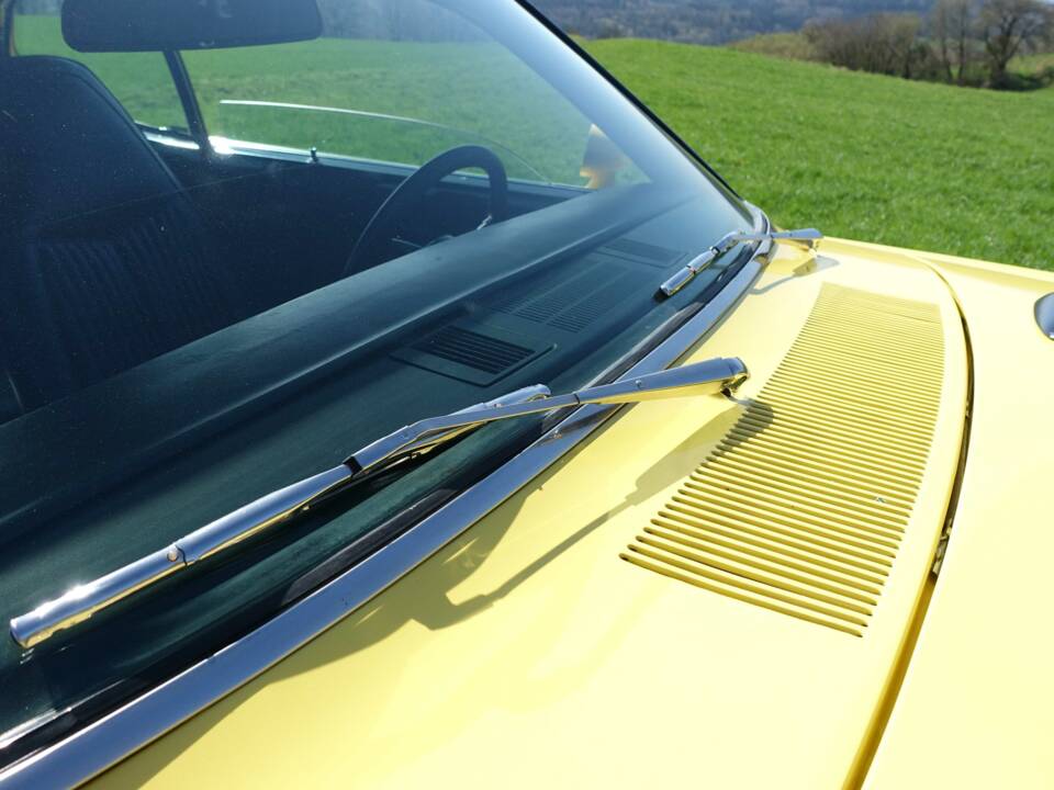 Image 39/57 of Plymouth Duster (1970)