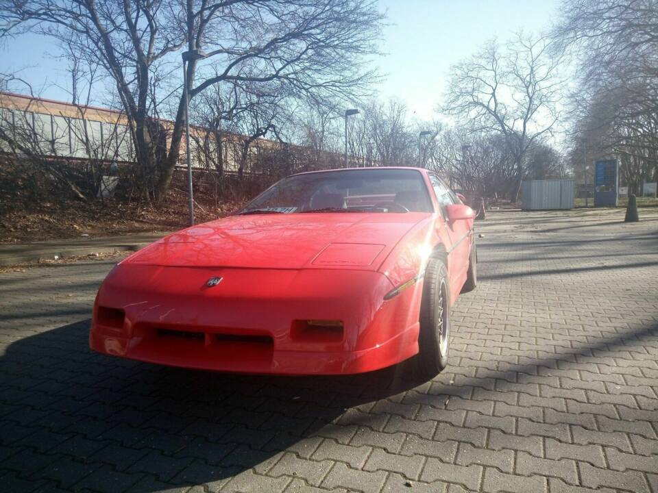 Image 46/55 of Pontiac Fiero GT (1988)