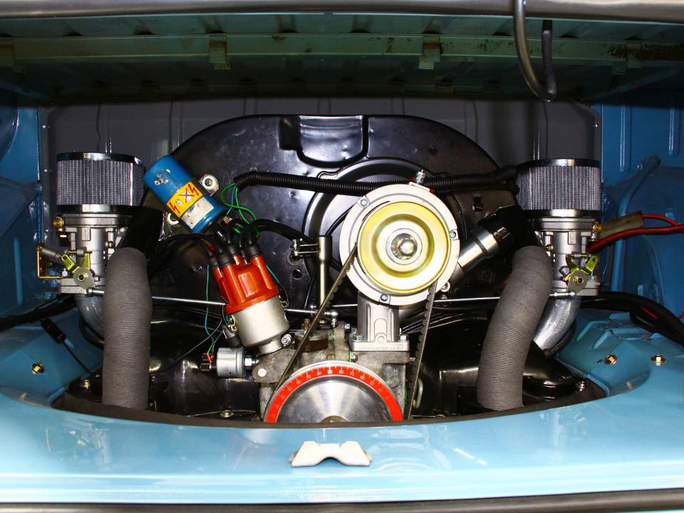 Image 28/29 of Volkswagen T2a Kombi (1970)