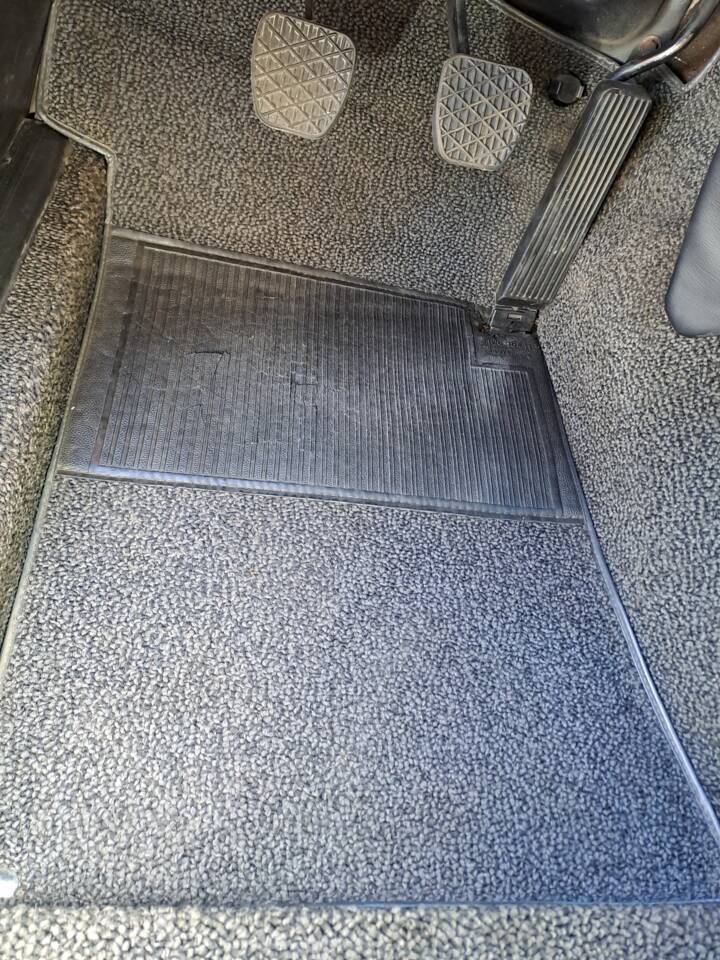 Image 17/73 of Mercedes-Benz 280 SE (1971)