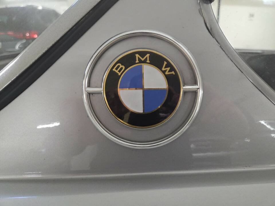 Image 17/19 of BMW 3200 CS (1964)