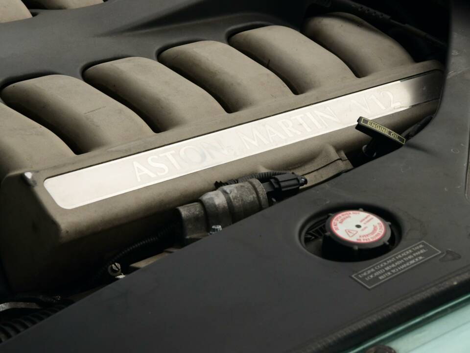 Image 38/50 of Aston Martin DB 7 Vantage (2000)