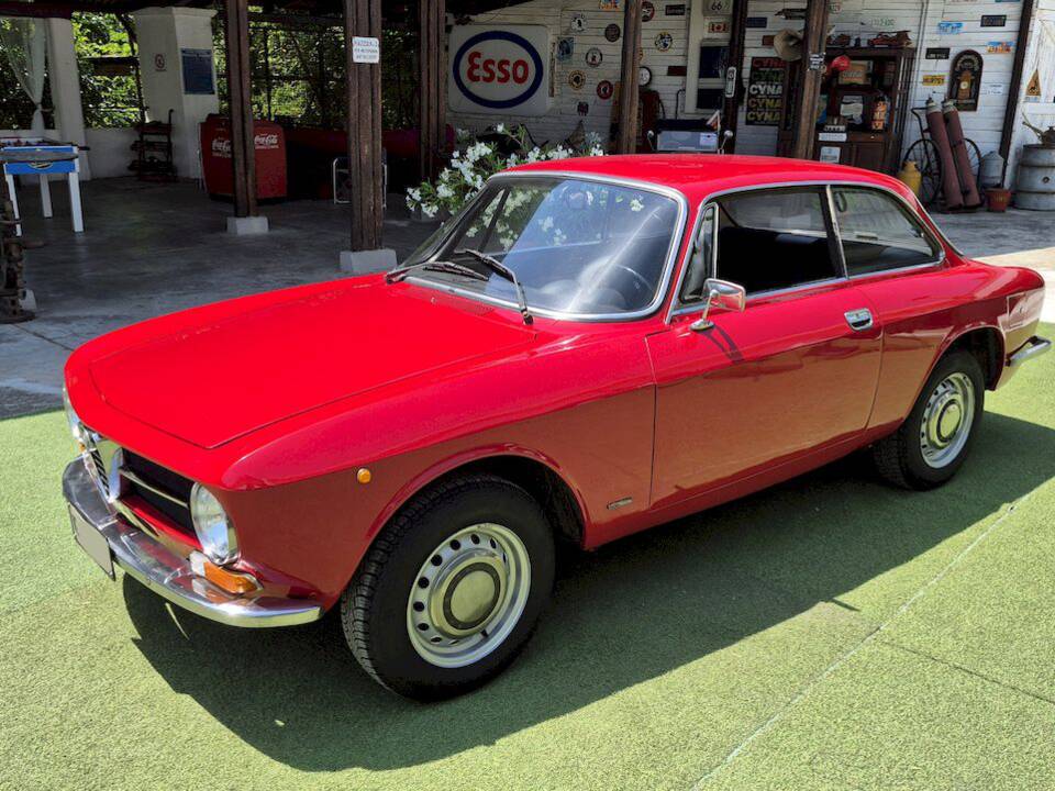 Afbeelding 19/63 van Alfa Romeo Giulia GT 1300 Junior (1971)