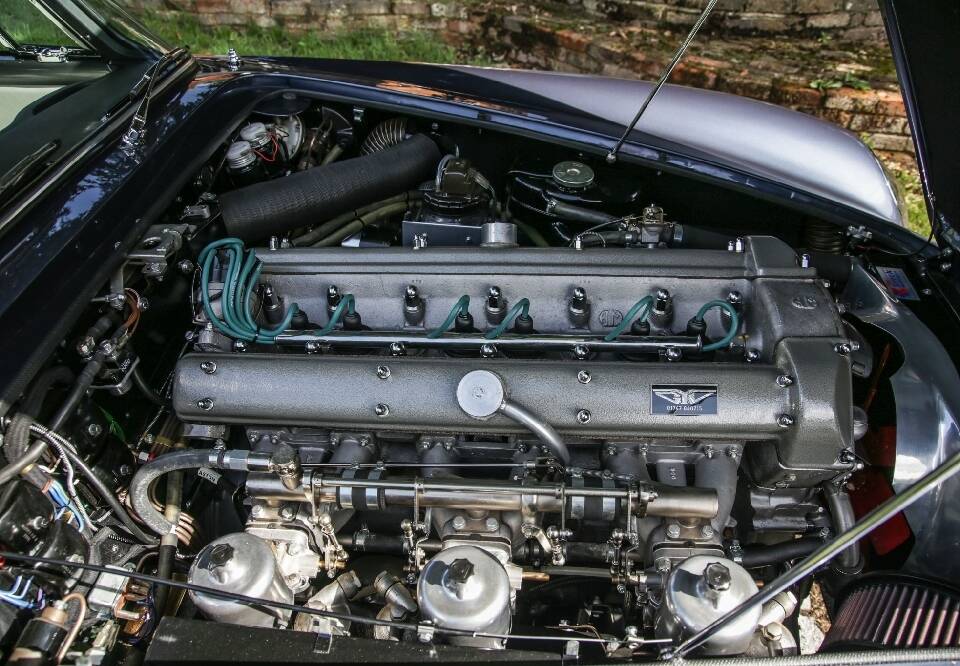 Image 10/30 de Aston Martin DB 6 Volante (1967)
