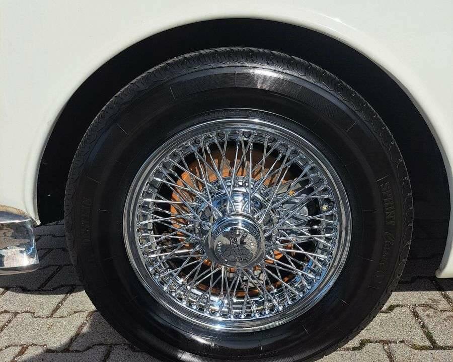 Image 14/27 of Jaguar Mk II 3.4 (1967)