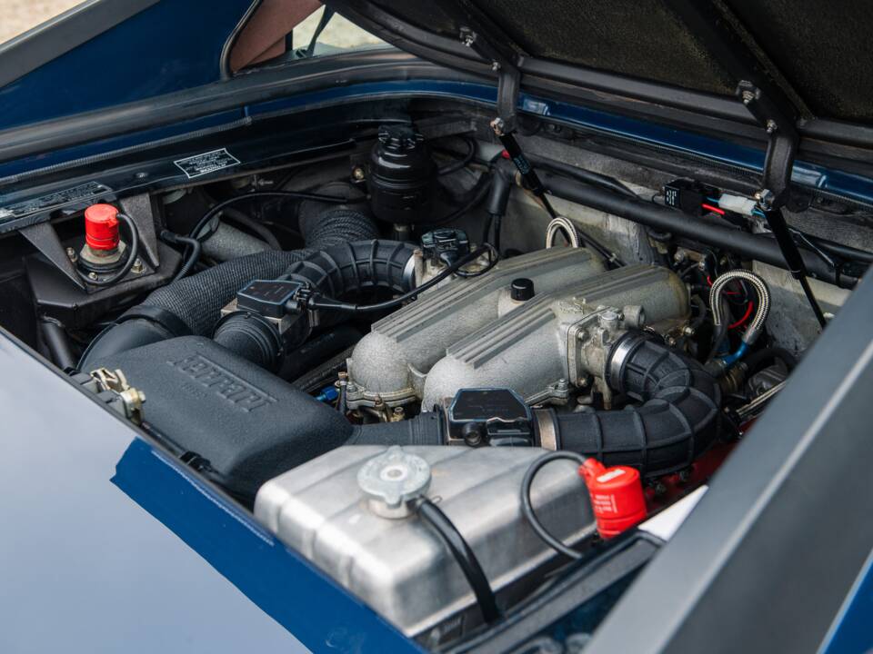 Immagine 39/42 di Ferrari Mondial T (1990)