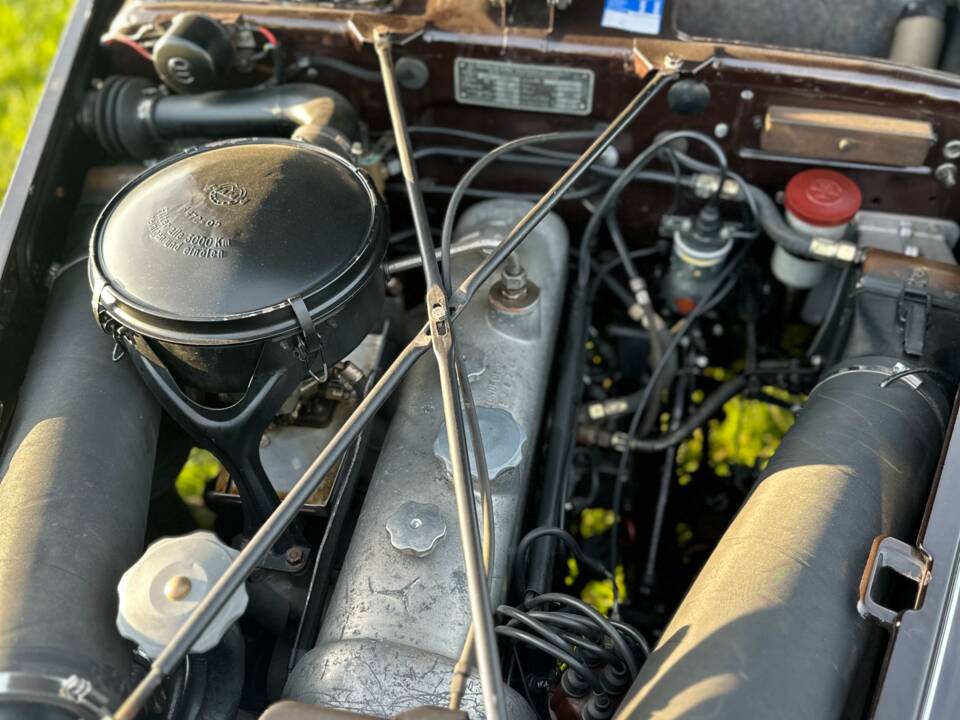 Image 16/30 de Mercedes-Benz 220 (1952)