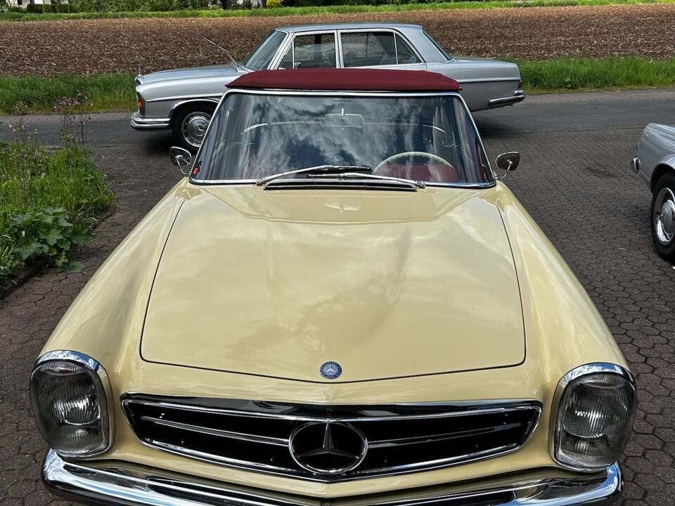 Image 1/7 of Mercedes-Benz 250 SL (1968)