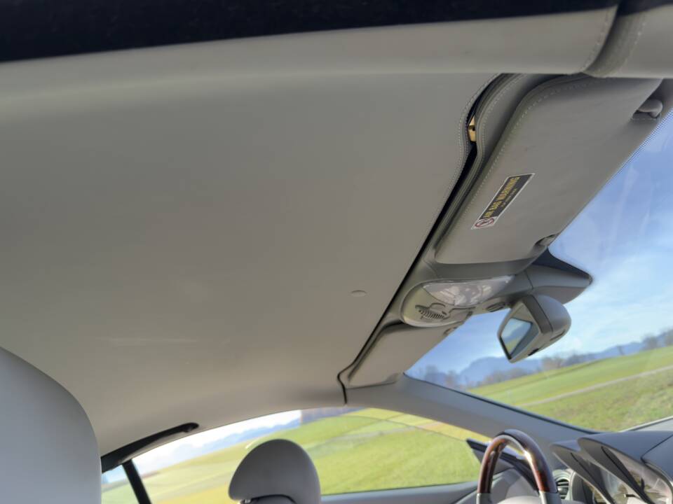 Image 52/89 of Mercedes-Benz SL 500 (2002)