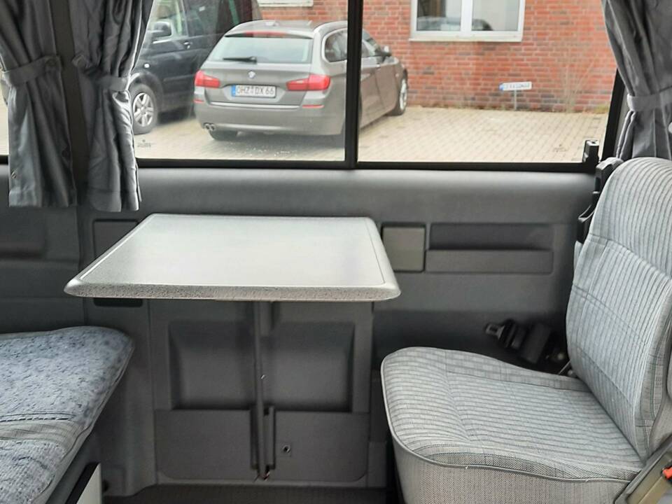 Bild 10/24 von Volkswagen T4 California 2.4 D (1994)