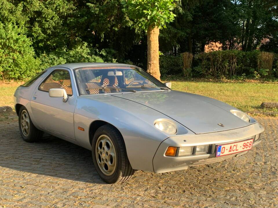 Bild 1/8 von Porsche 928 (1977)