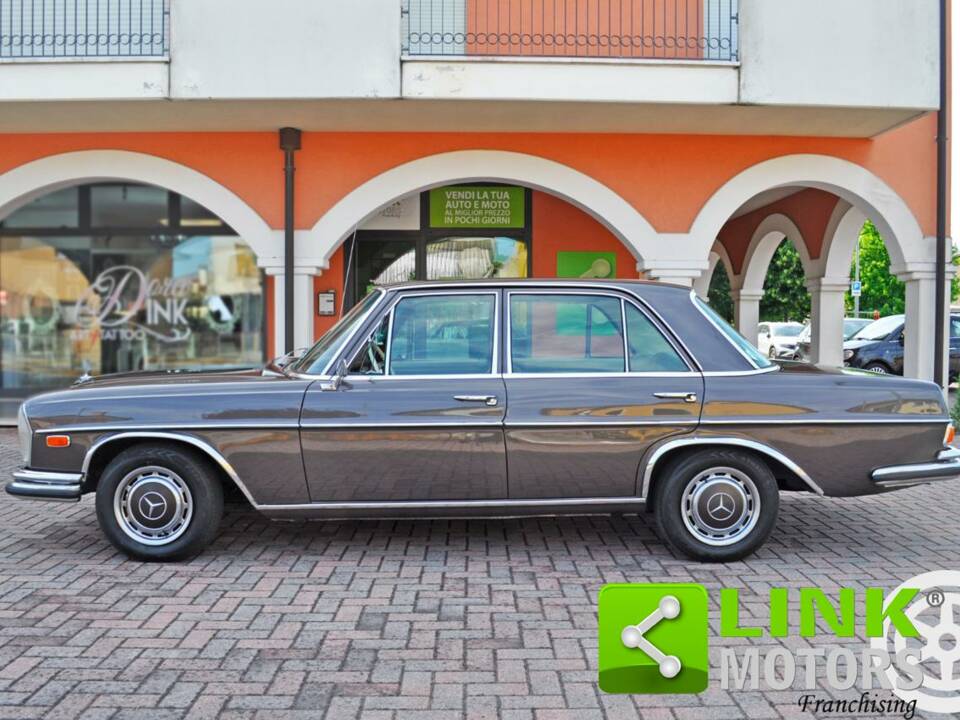 Immagine 2/10 di Mercedes-Benz 280 SE (1970)
