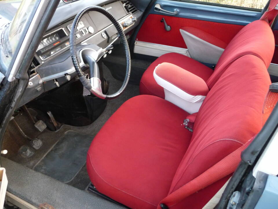 Image 4/5 of Citroën ID 19 (1969)