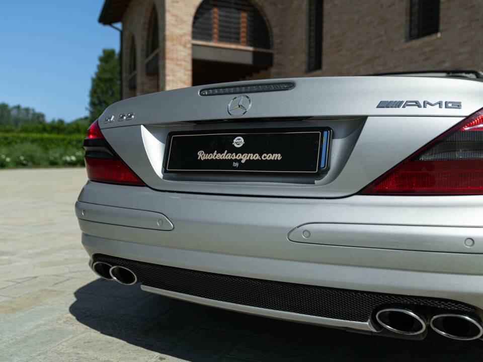 Image 14/50 of Mercedes-Benz SL 55 AMG (2002)