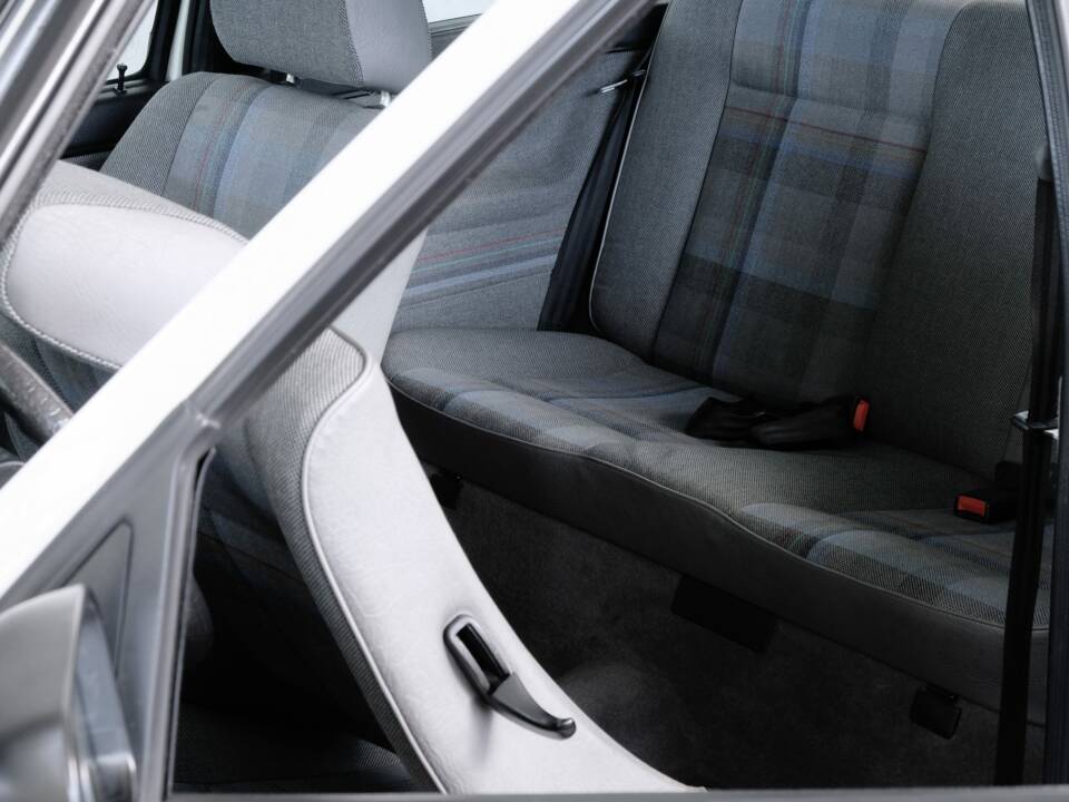 Image 20/41 of Volkswagen Golf Mk II 1.3 (1989)