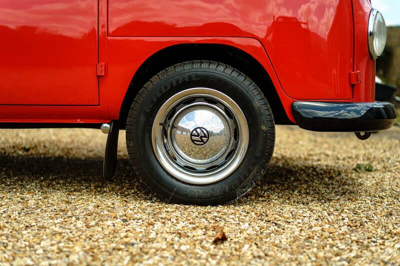 Image 28/50 of Volkswagen T1 panel van (1963)