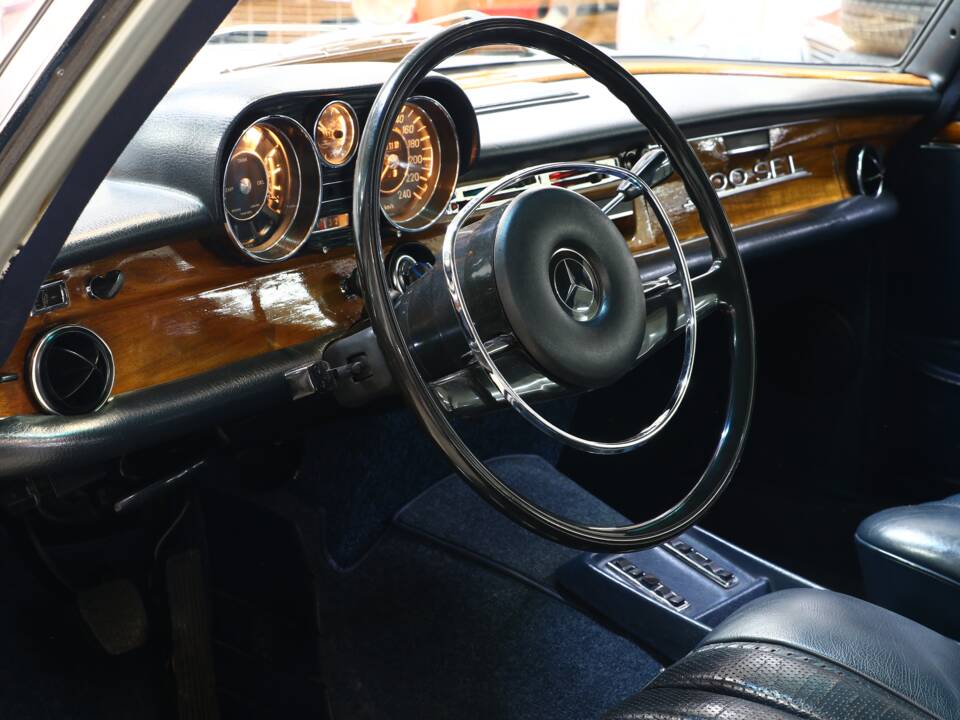 Imagen 18/38 de Mercedes-Benz 300 SEL 3.5 (1970)