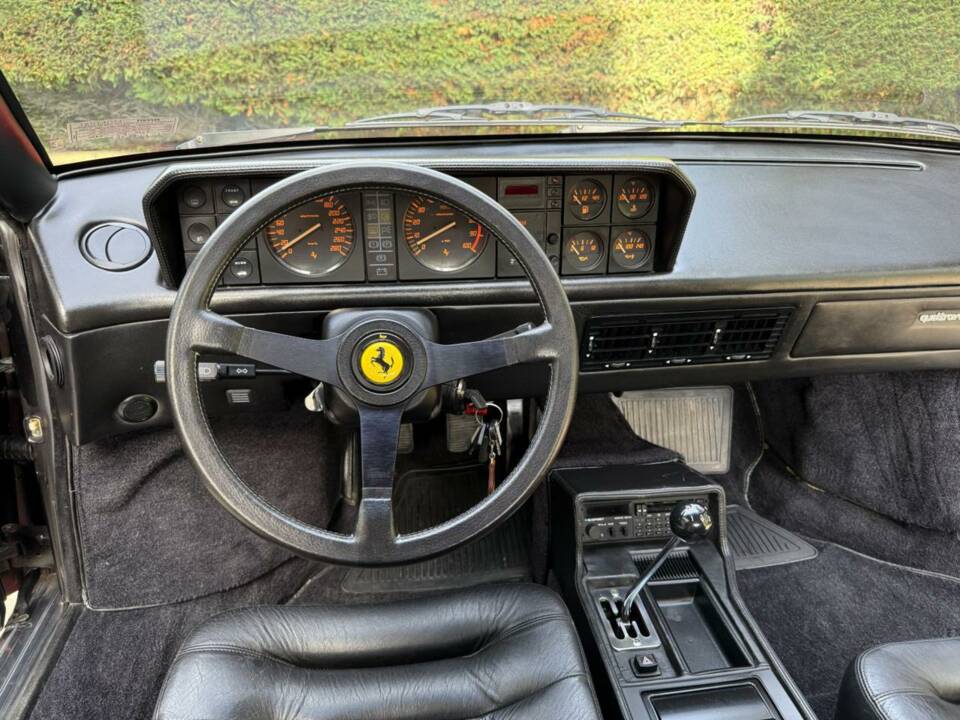 Image 17/50 of Ferrari Mondial 3.2 (1988)