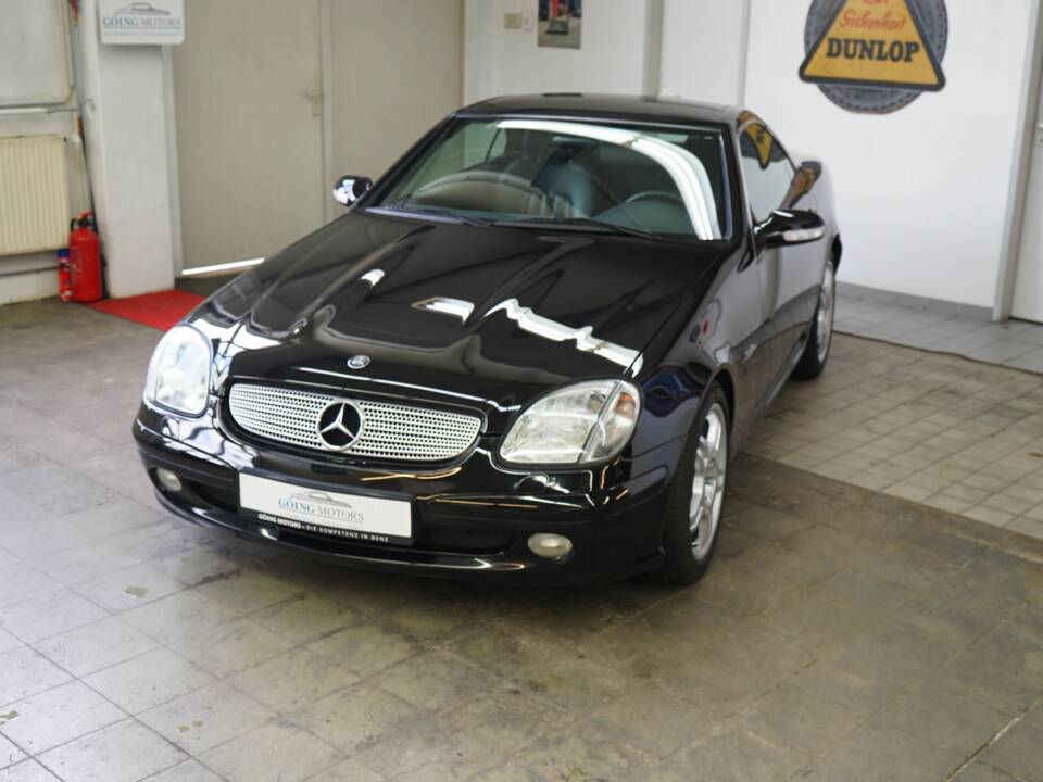 Immagine 6/44 di Mercedes-Benz SLK 230 Kompressor (2003)