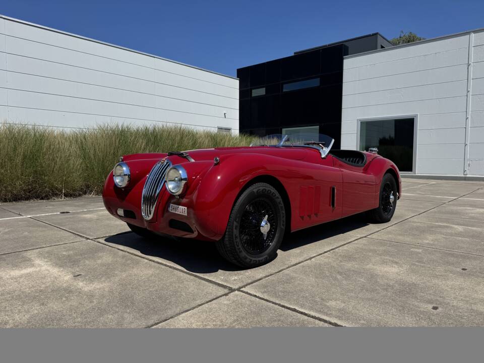 Image 7/34 of Jaguar XK 140 OTS (1955)
