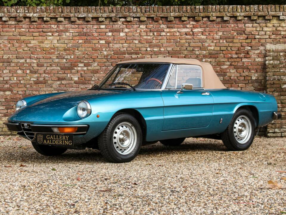 Image 18/50 of Alfa Romeo 2000 Spider Veloce (1981)