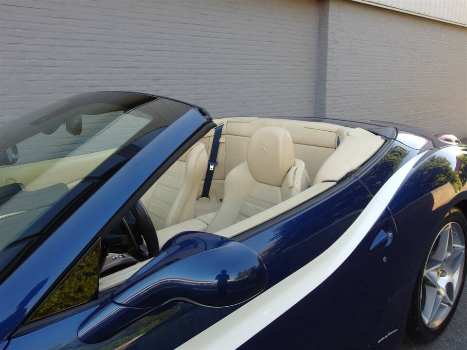 Bild 50/99 von Ferrari California (2009)